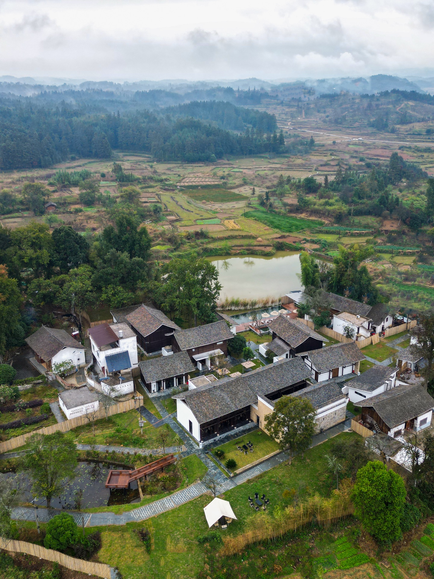 山间外观